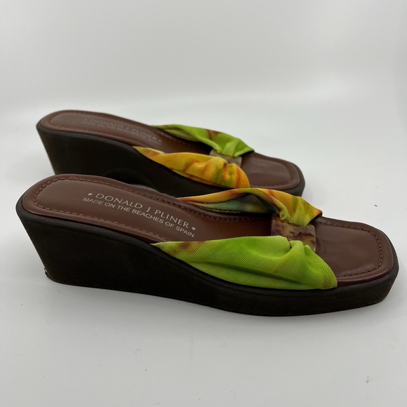 Donald  J Pliner Tie Dye Green Orange  Fabric Mesh Wedge/Slide Sandals 8 M - Picture 3 of 8